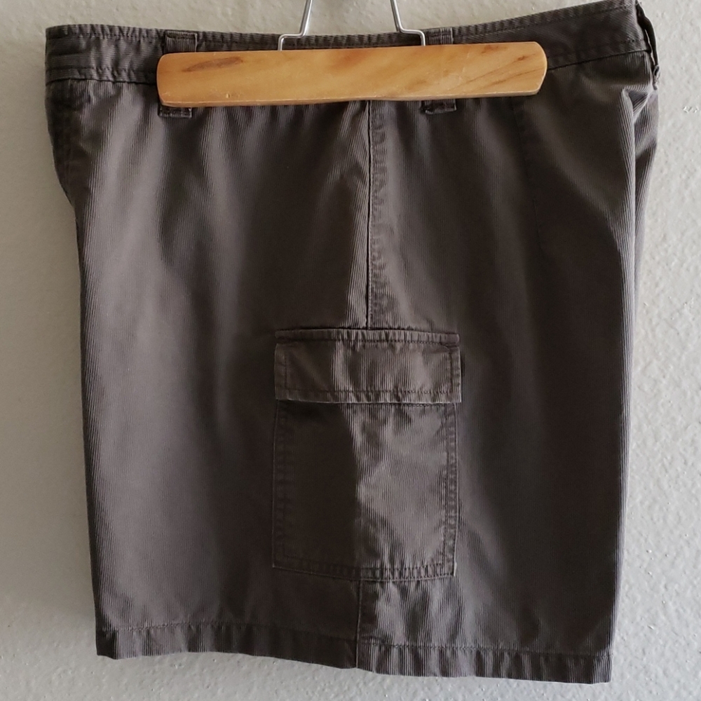 Shorts - Picture 2 of 10